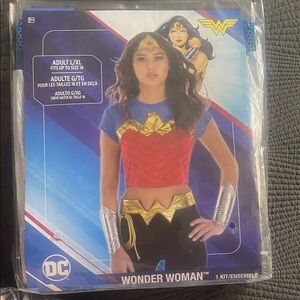 *New* Wonder Woman Adult Costume -‎ Red, Blue, Gold. Woman’s Large-XL 16